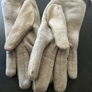 Brunello Cucinelli XS Tan and Grey Silk Driving Gloves with leather piping